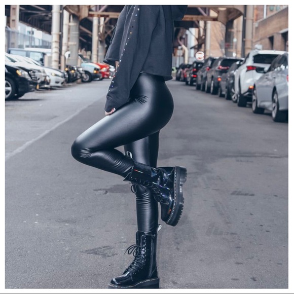 ✨PLUS SIZE✨Favorite Black Faux Leather Leggings - Picture 1 of 3